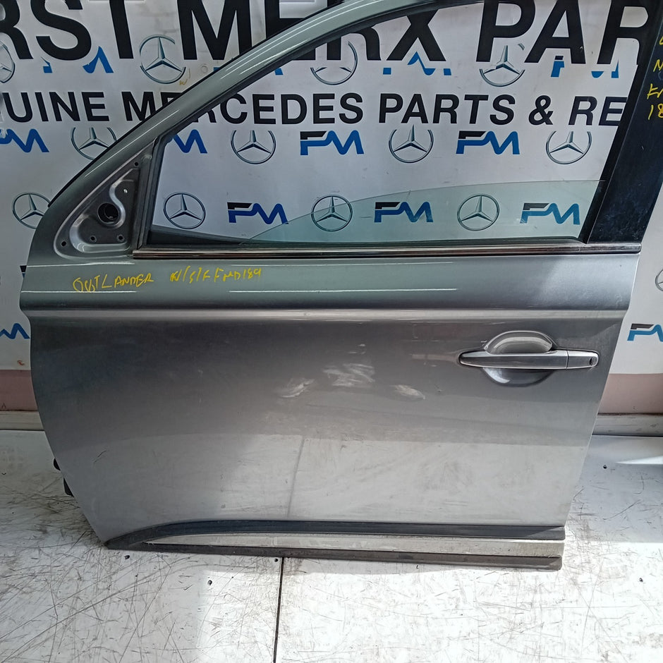 MITSUBISH OUTLANDER MK3 PASSENGER FRONT DOOR NSF GREY 2013 COMPLETE FMD189