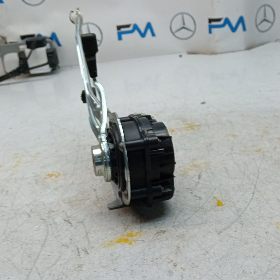 MERCEDES BENZ C-CLASS W205 TAILGATE POWER LIFT SOFT CLOSE 0390204 124 FM001264
