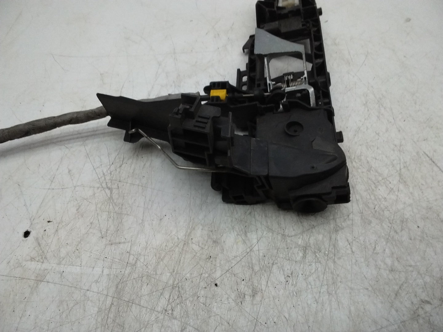 MERCEDES MERCEDES C-CLASS W205 FRONT RIGHT DOOR HANDLE BRACKET A0997604600 FMR40