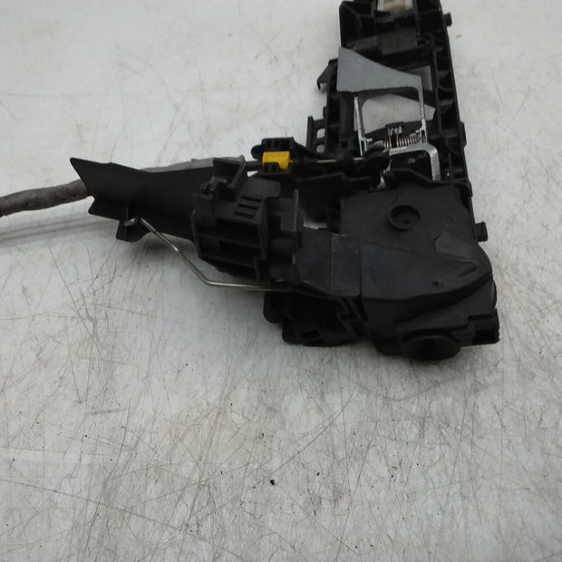 MERCEDES MERCEDES C-CLASS W205 FRONT RIGHT DOOR HANDLE BRACKET A0997604600 FMR40