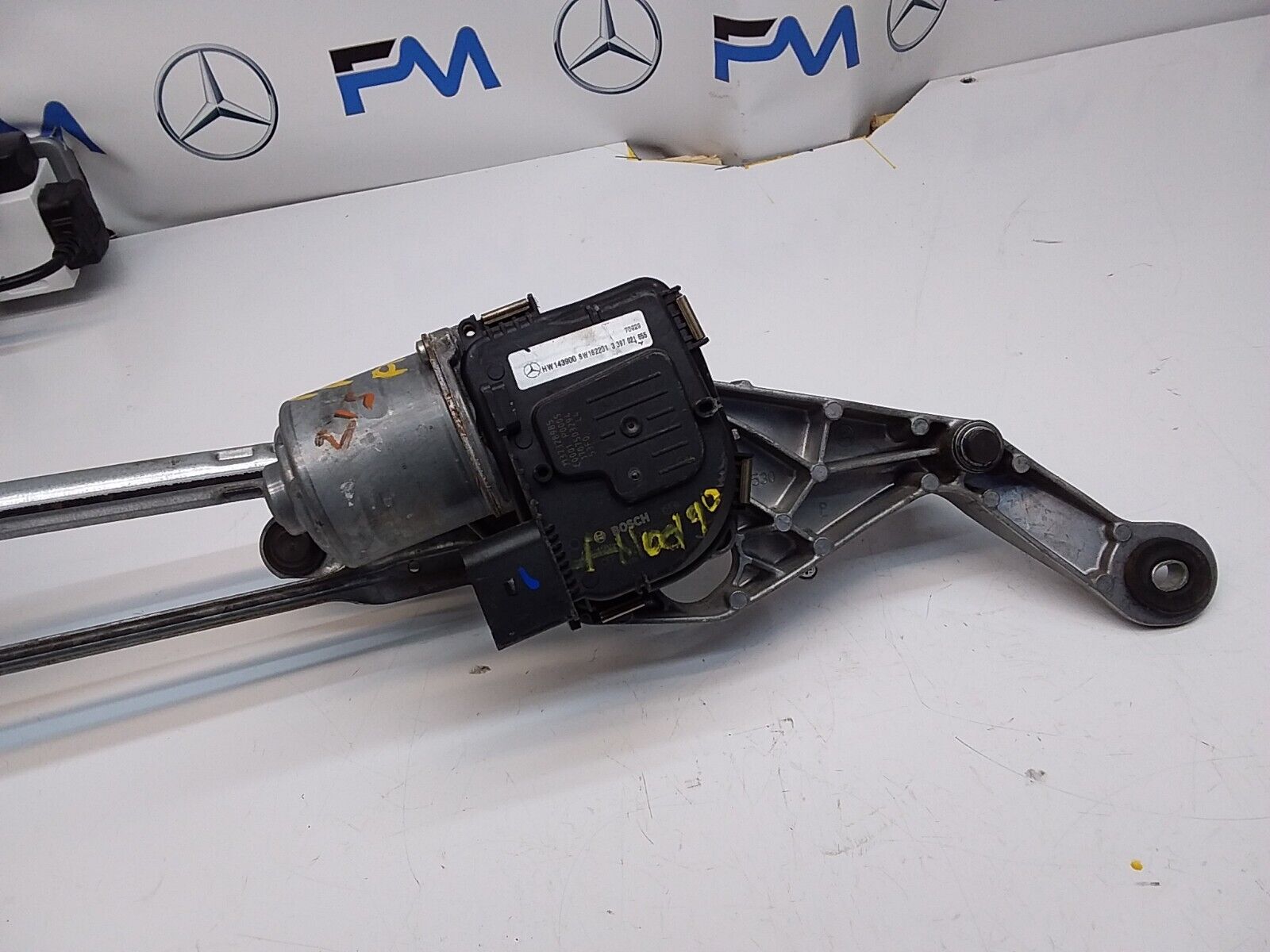 MERCEDES E-CLASS 2018 W213 A2138207402 FRONT WIPER MOTOR  FM00190