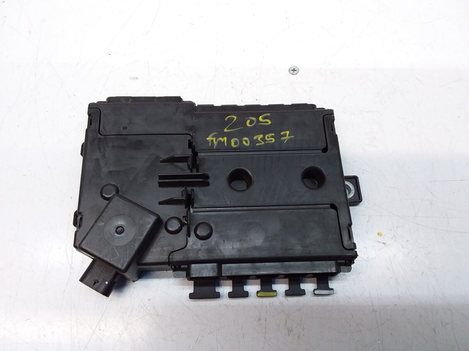 Mercedes C-Class W205 Front Inboard Fuxebox Module Unit A2055402850 FM00357