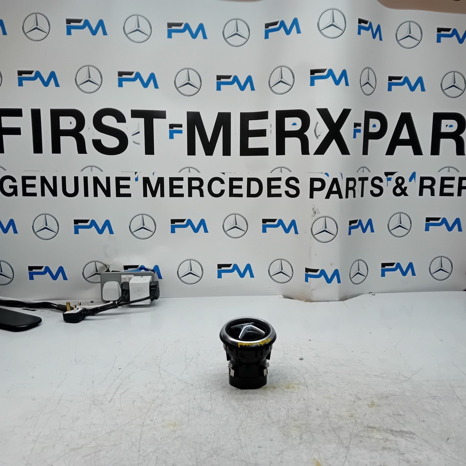 MERCEDES BENZ A-CLASS W176 DASHBOARD AIR VENT 2015 A1768300354 FM001490