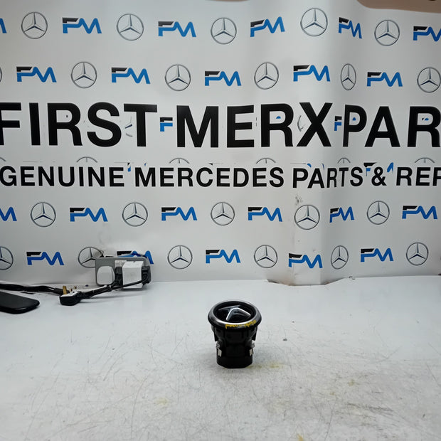 MERCEDES BENZ A-CLASS W176 DASHBOARD AIR VENT 2015 A1768300354 FM001490