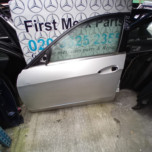 MERCEDES BENZ E-CLASS  W212  PASSENGER SIDE FRONT DOOR ( NEAR SIDE FRONT )