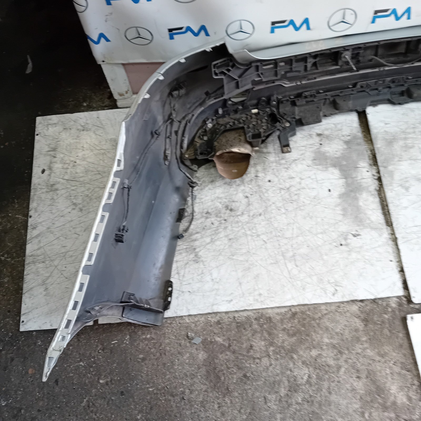 MERCEDES BENZ E-CLASS W212 REAR BUMPER SILVER 2014 A2128853238 FMX123