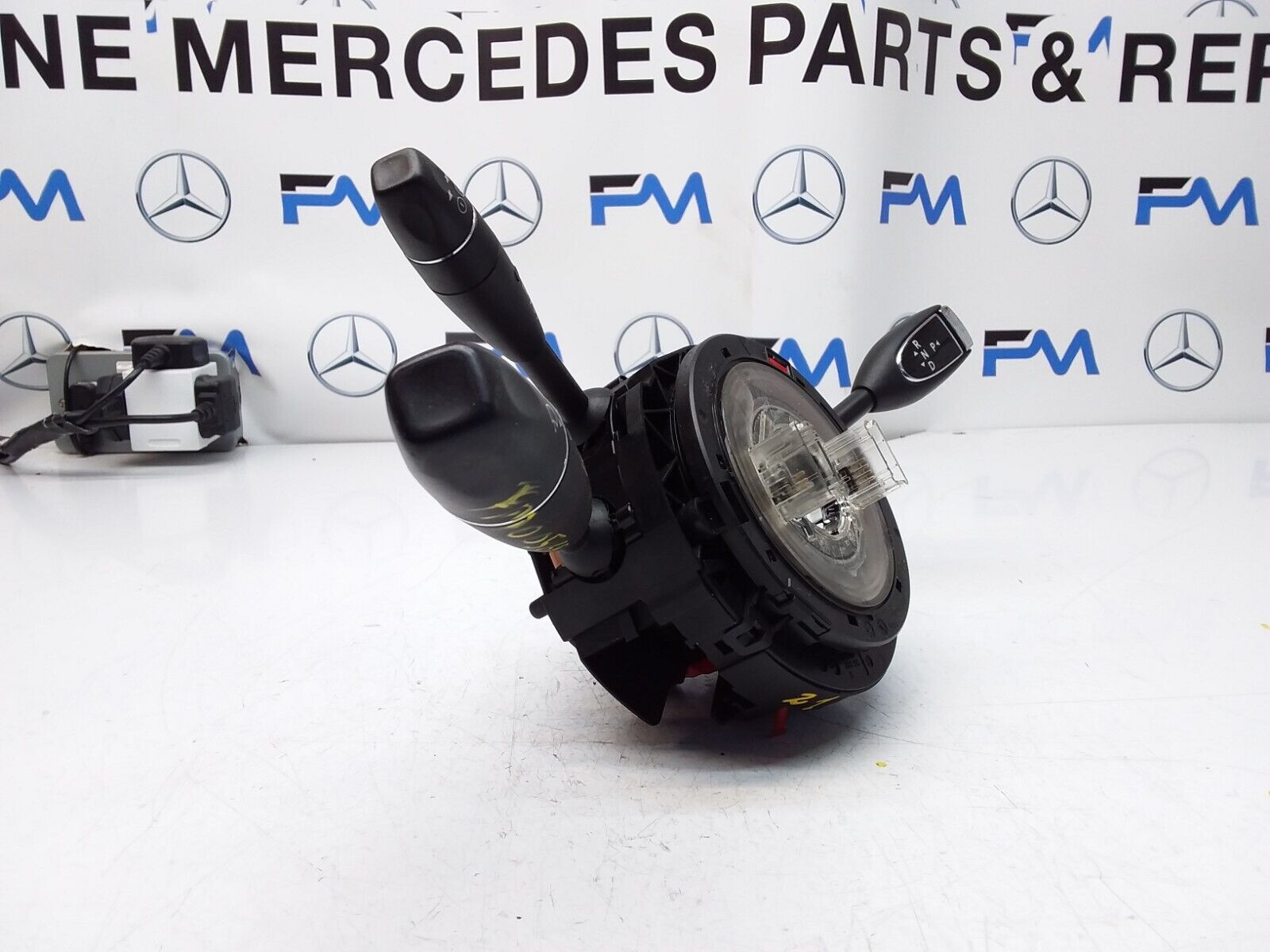 Mercedes E-CLASS W212 INDICATOR/WIPER GEAR SELECT + SQUIB  2015 FM00569