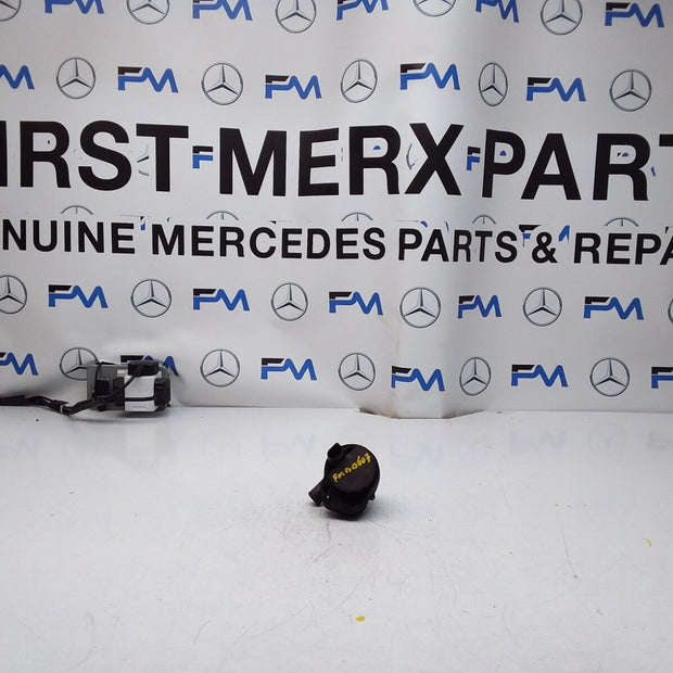 Mercedes E-CLASS W211 ELECTRIC COOLANT WATER PUMP A2118350028 FM00607