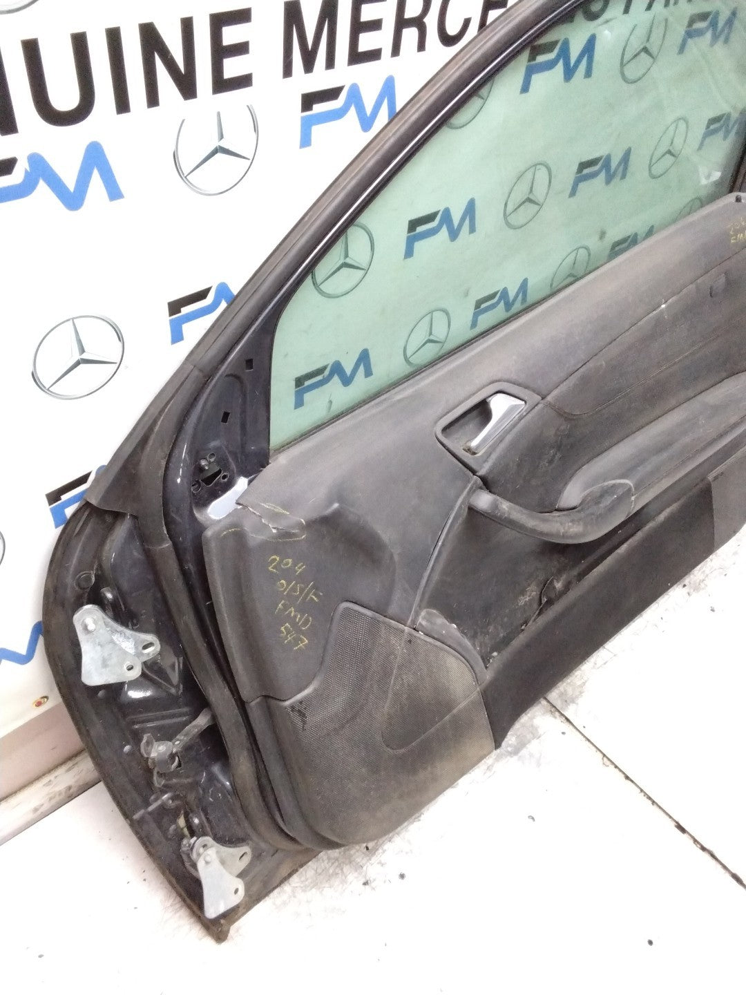 MERCEDES C-CLASS W204 SLN DRIVER FRONT DOOR OSF GREY 2008-14 COMPLETE FMD547