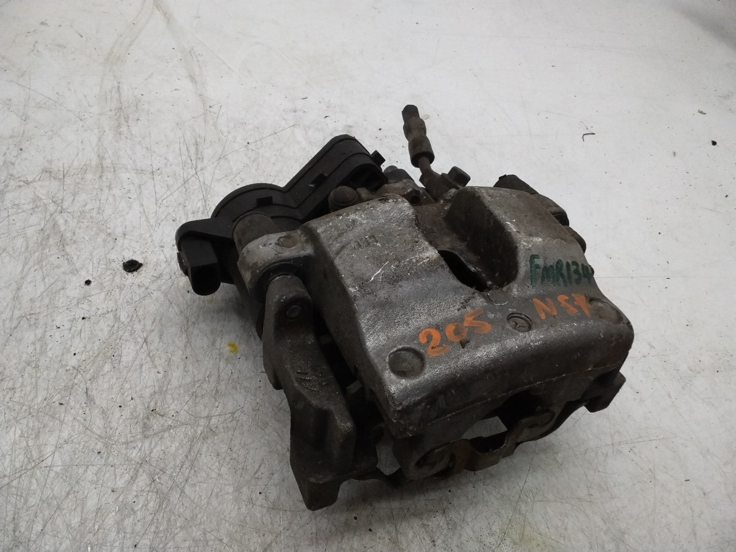 MERCEDES  B-CLASS W246 BRAKE CALIPER REAR LEFT PASSENGER SIDE A2054231998 FMR134