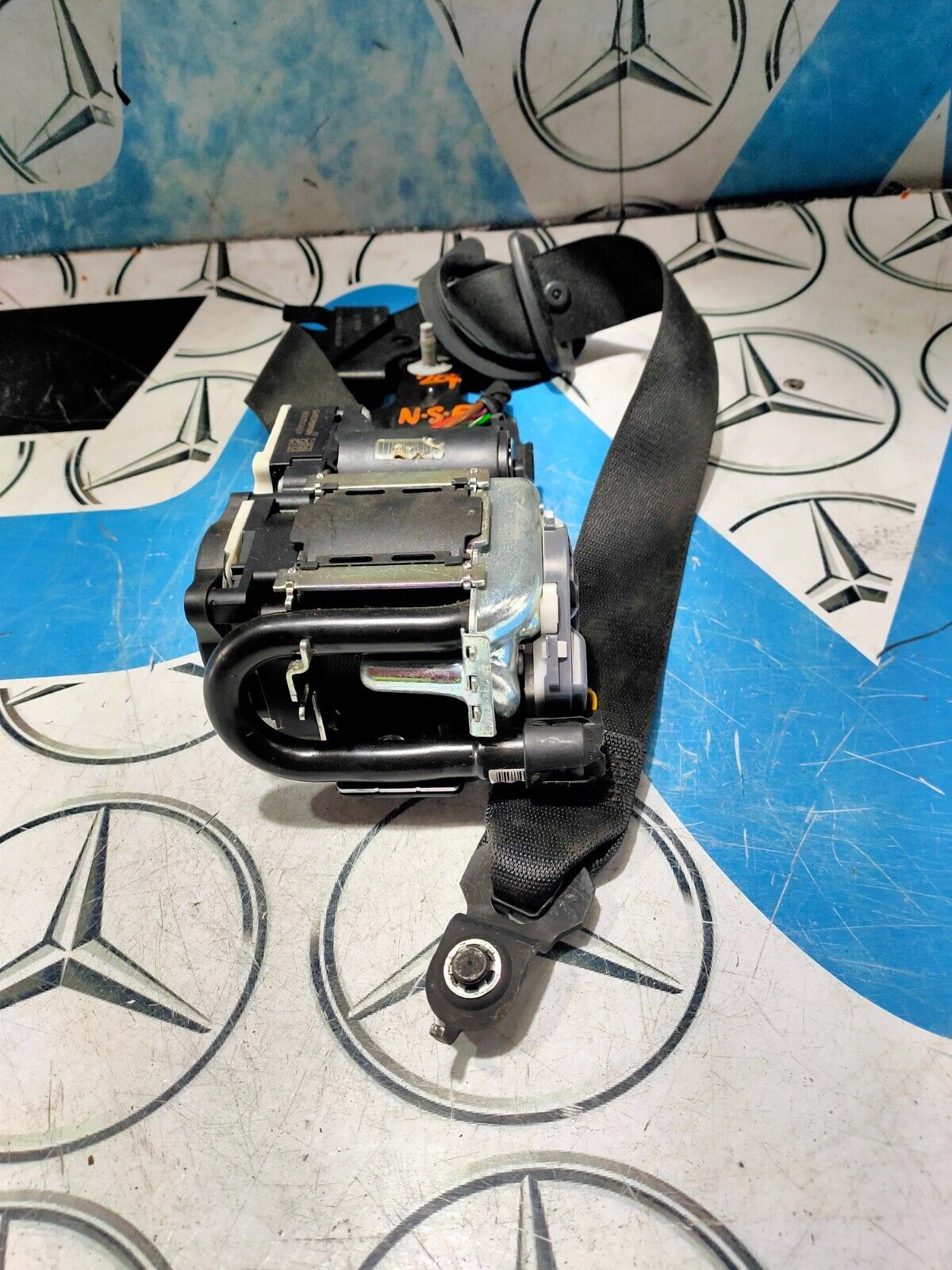MERCEDES C220 W204 2013 FRONT LEFT PASSENGER SEAT BELT A2048604585