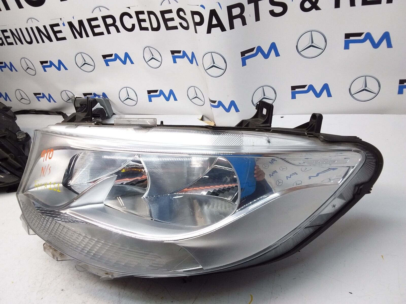 2018 MERCEDES VS30 W910 HEADLIGHT PASSENGER NS A9109060200 FMH111