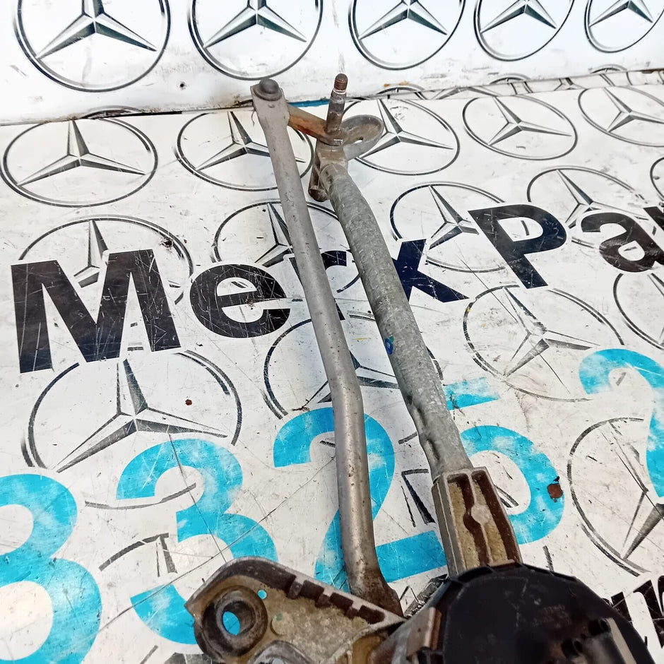 MERCEDES BENZ C-CLASS W204 FRONT WIPER MOTOR AND LINKAGE