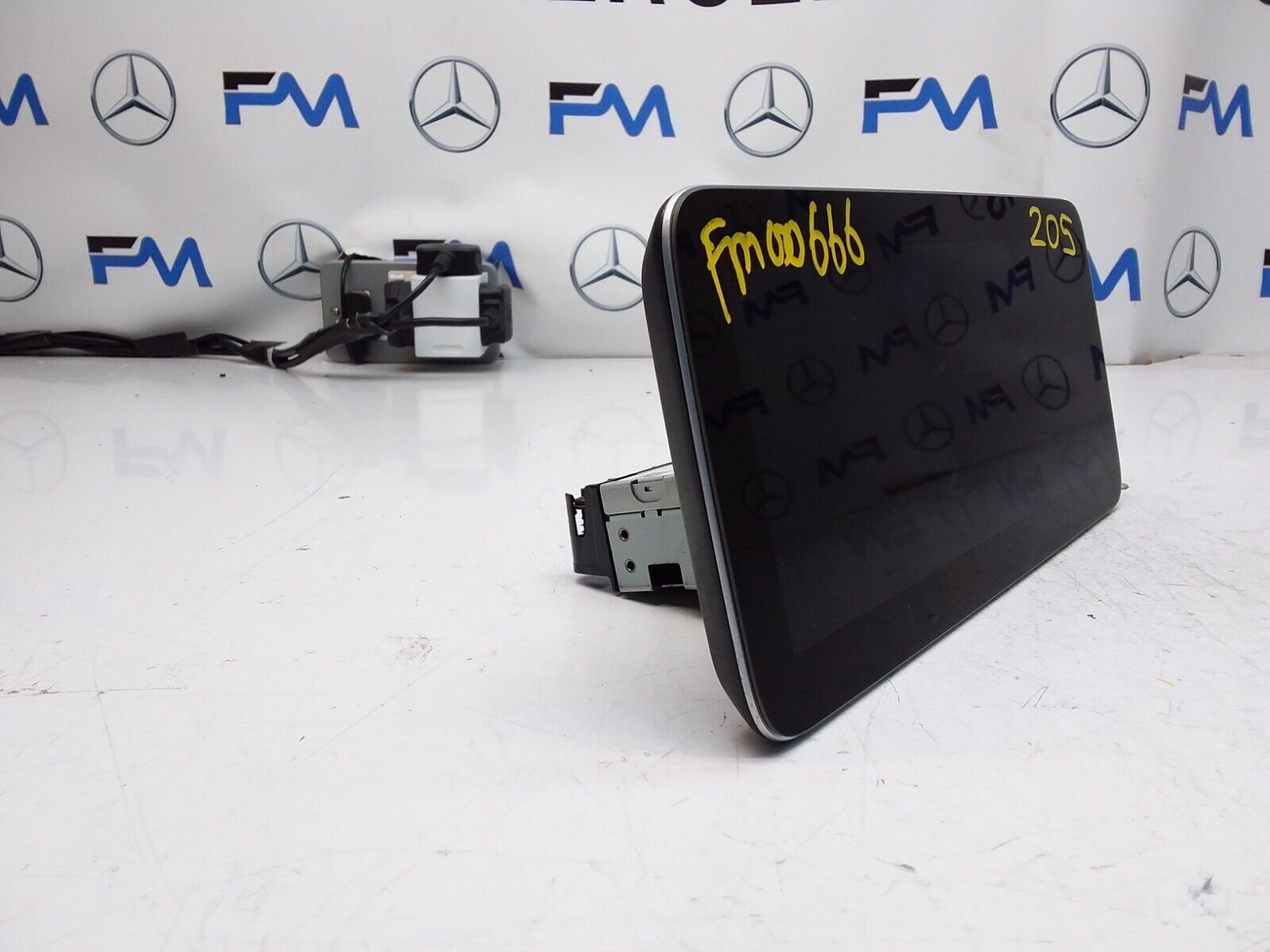 MERCEDES C-CLASS W205 COUPE 2017 SAT NAV MULTIMEDIA SCREEN A2059002211 FM00666
