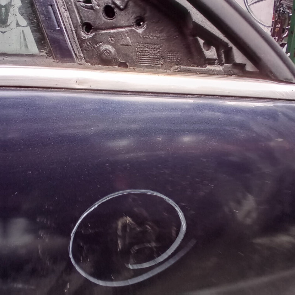 MERCEDES BENZ C-CLASS  W204  DRIVER SIDE FRONT DOOR ( OFF SIDE FRONT )