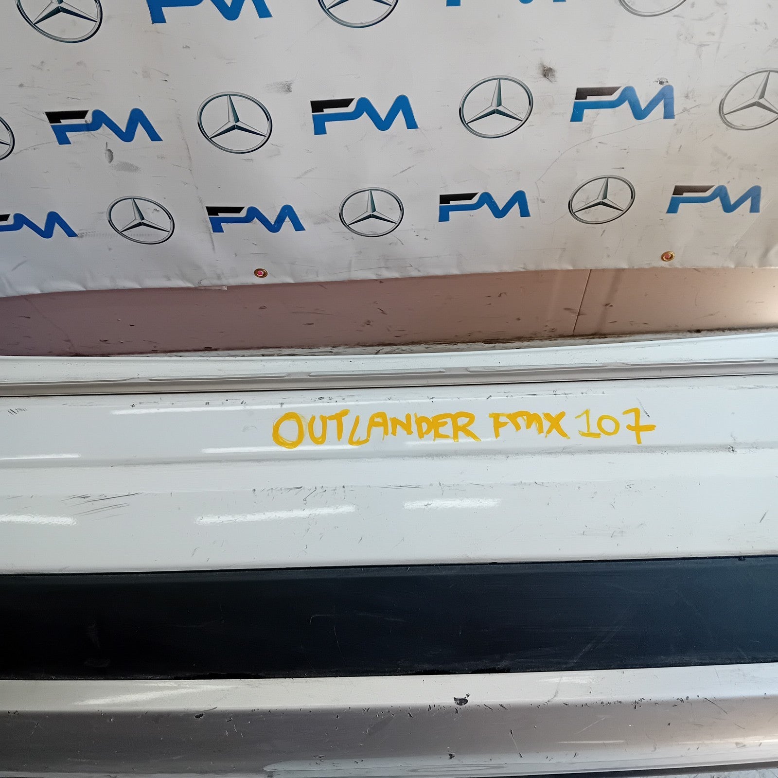 MITSUBISHI OUTLANDER MK3 REAR BUMPER WHITE 2013 COMPLETE FMX107