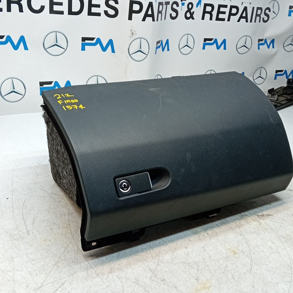 MERCEDES BENZ  E-CLASS W212 DASHBOARD GLOVEBOX  2015 A2126803191 FM001574