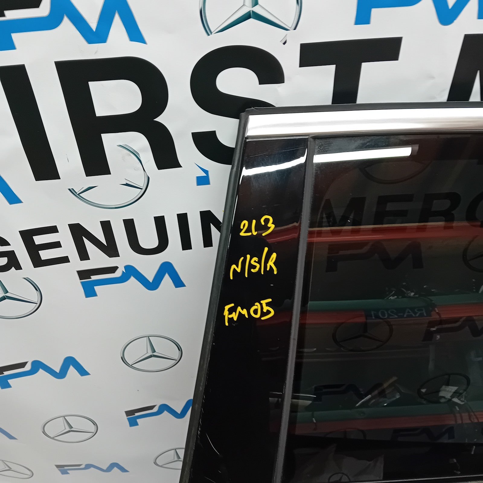 MERCEDES BENZ E-CLASS  W213 PASSENGER SIDE REAR DOOR ( NEAR SIDE REAR ) FM05