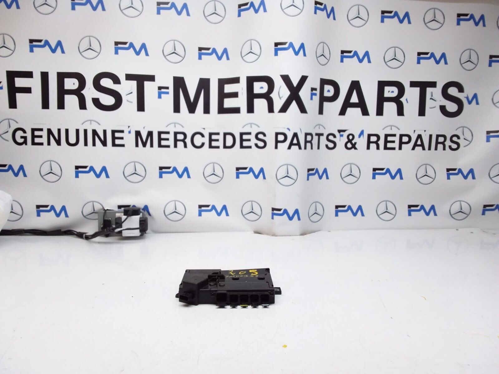 Mercedes C-Class W205 Front Inboard Fuxebox Module Unit A2055402850 FM00359