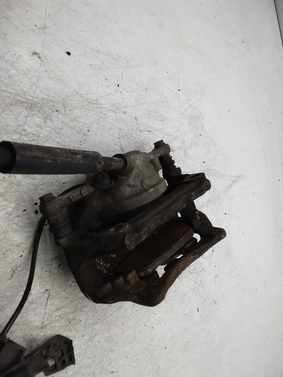 MERCEDES  C-CLASS W205 BRAKE CALIPER FRONT RIGHT  SIDE  FMR146 A2054210001