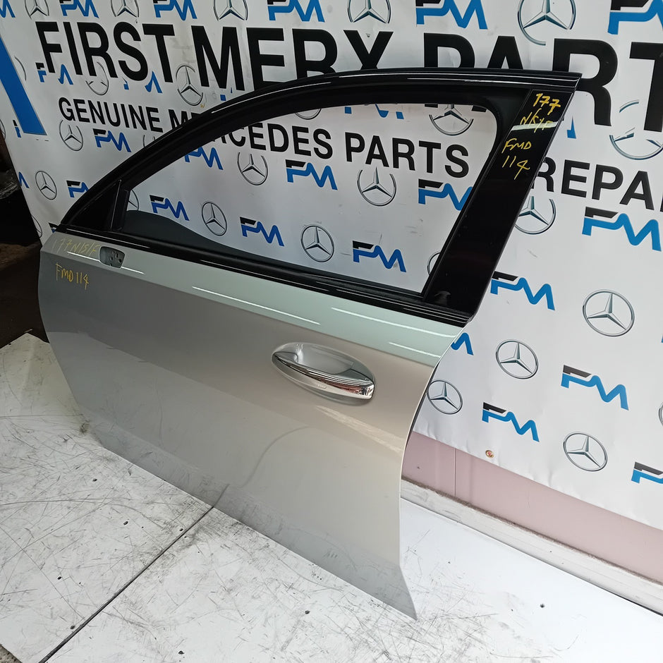 MERCEDES  A-CLASS W177 PASSENGE SIDE FRONT DOOR N/S/F COMPLETE SILVER FMD114