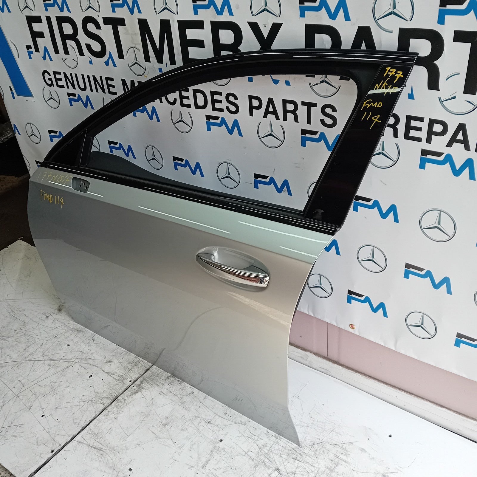 MERCEDES  A-CLASS W177 PASSENGE SIDE FRONT DOOR N/S/F COMPLETE SILVER FMD114