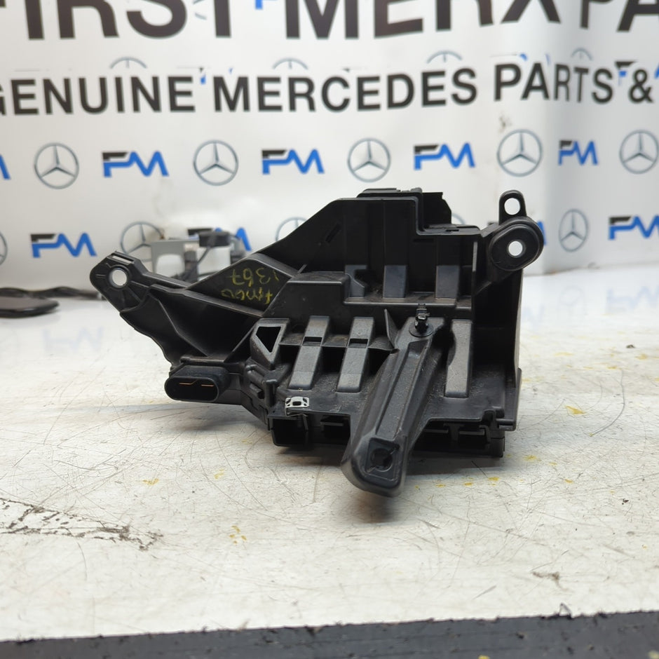 MERCEDES  E-CLASS W213 FUSE RELAY JUNCTION BOX A2135400750 2016 FM001367
