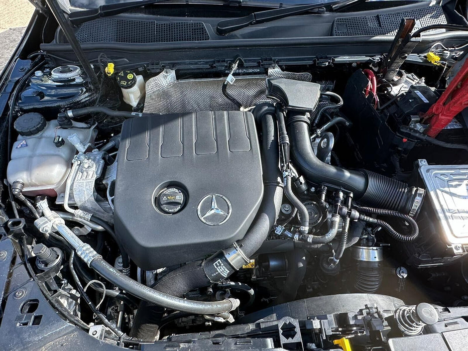 MERCEDES BENZ A-CLASS W177  - BREAKING/ ENGINE AND GEAR BOX