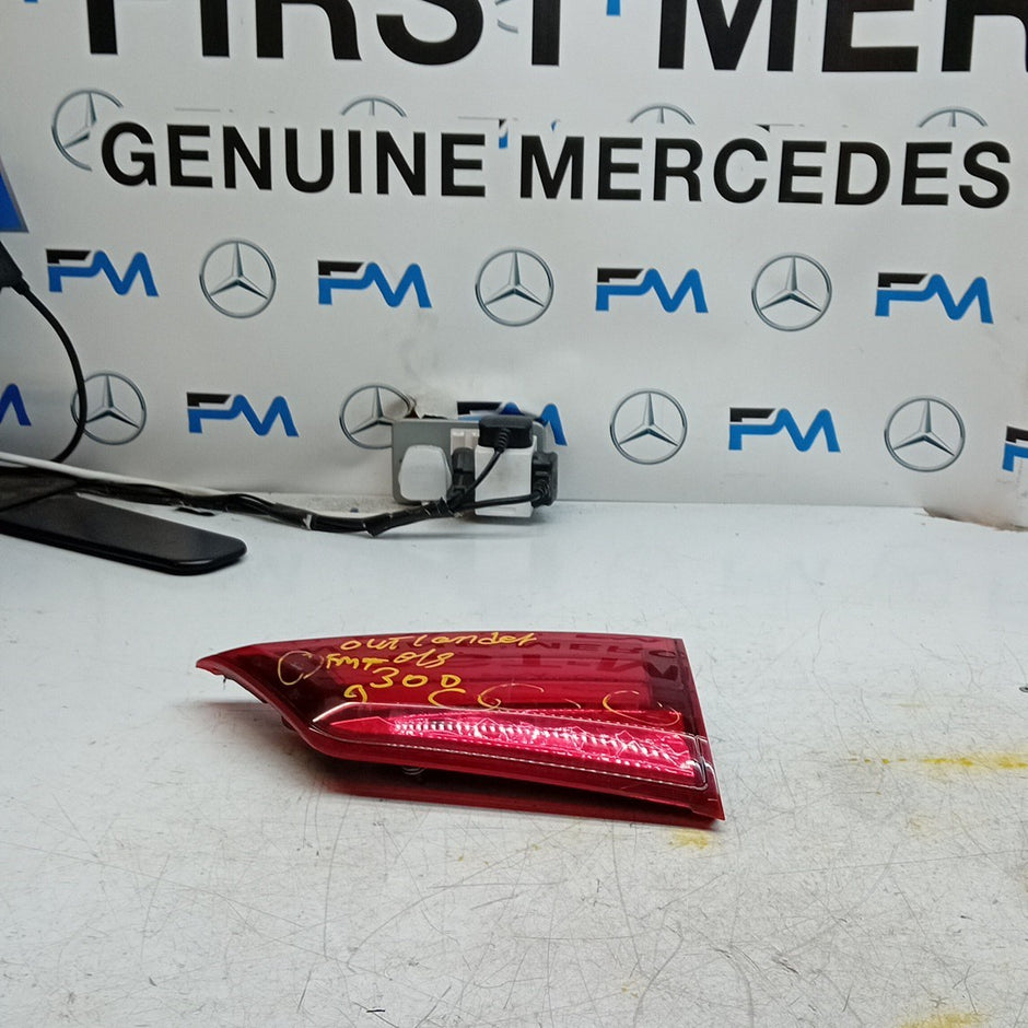 MITSUBISHI OUTLANDER MK3 DRIVER SIDE RIGHT REAR INNER TAIL LIGHT 2013 FMT300