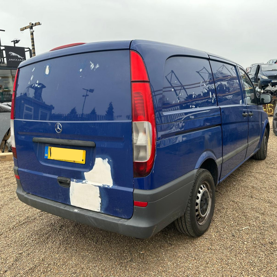 MERCEDES VITO W639 FACELIFT -  BREAKING/SUSPENSION LEGS (ALL)