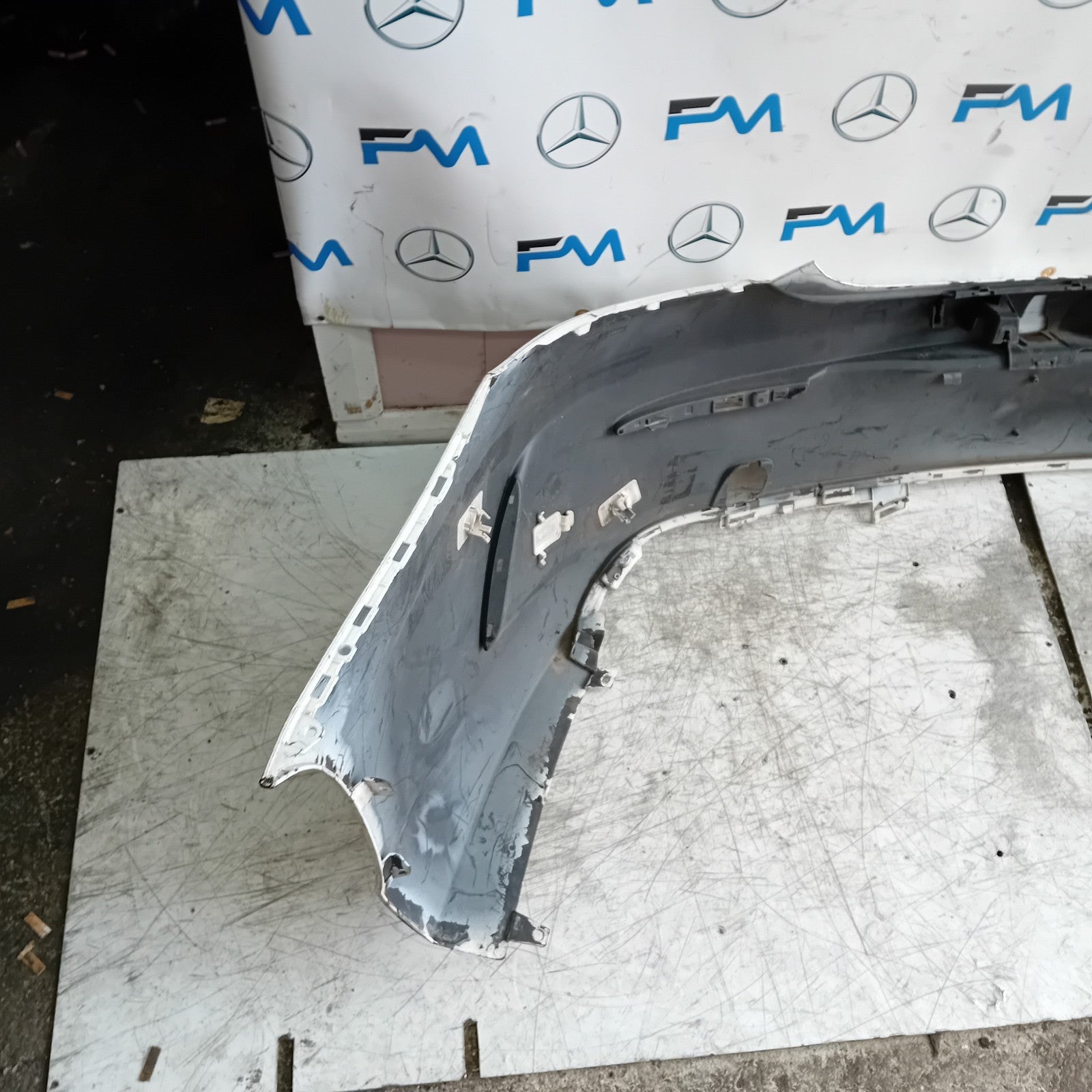 MERCEDES BENZ  C-CLASS C205 CP REAR BUMPER 2014 WHITE  COMPLETE FMX42