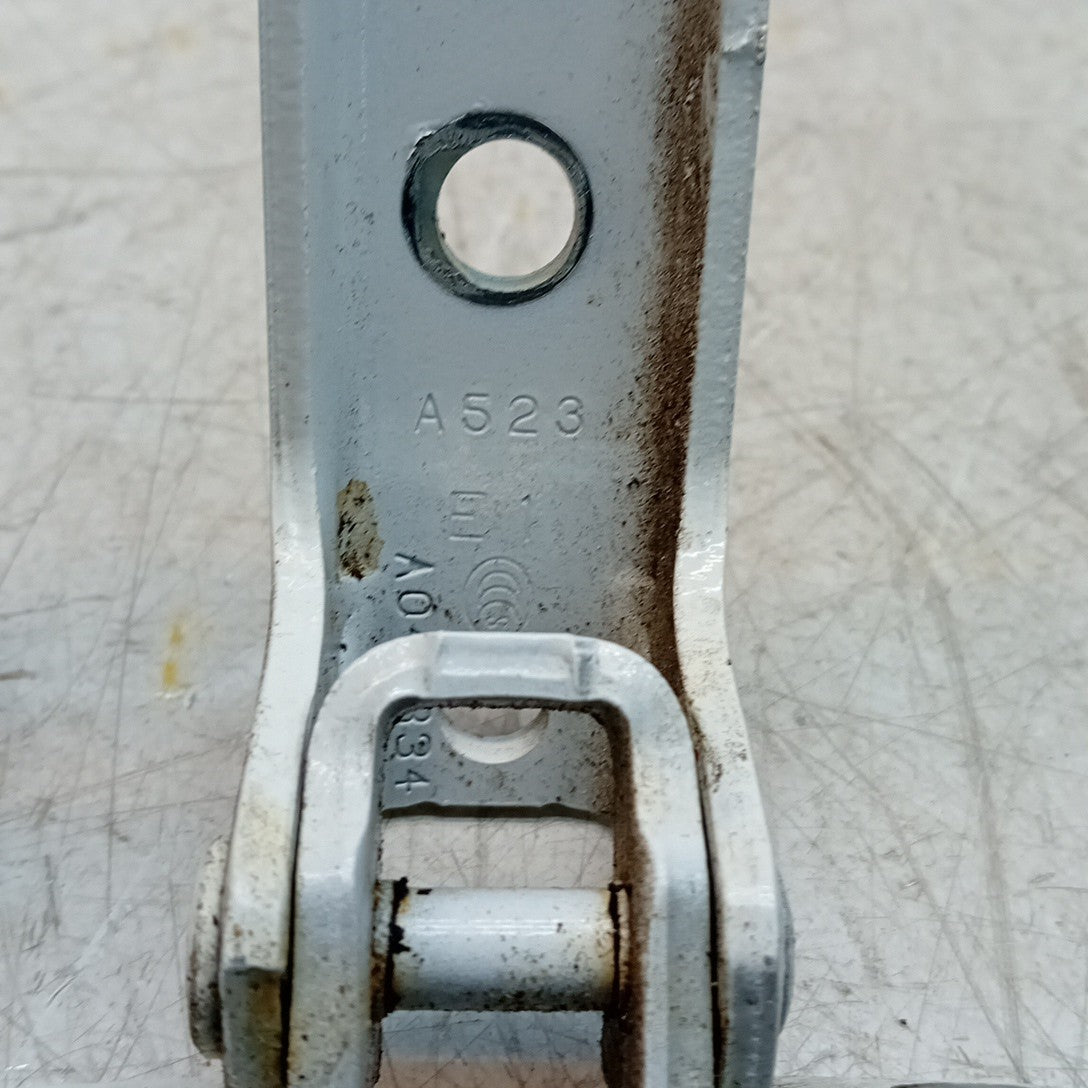 MITSUBISHI OUTLANDER MK3  FRONT DOOR HINGE PANEL A523 A046834 FM001636