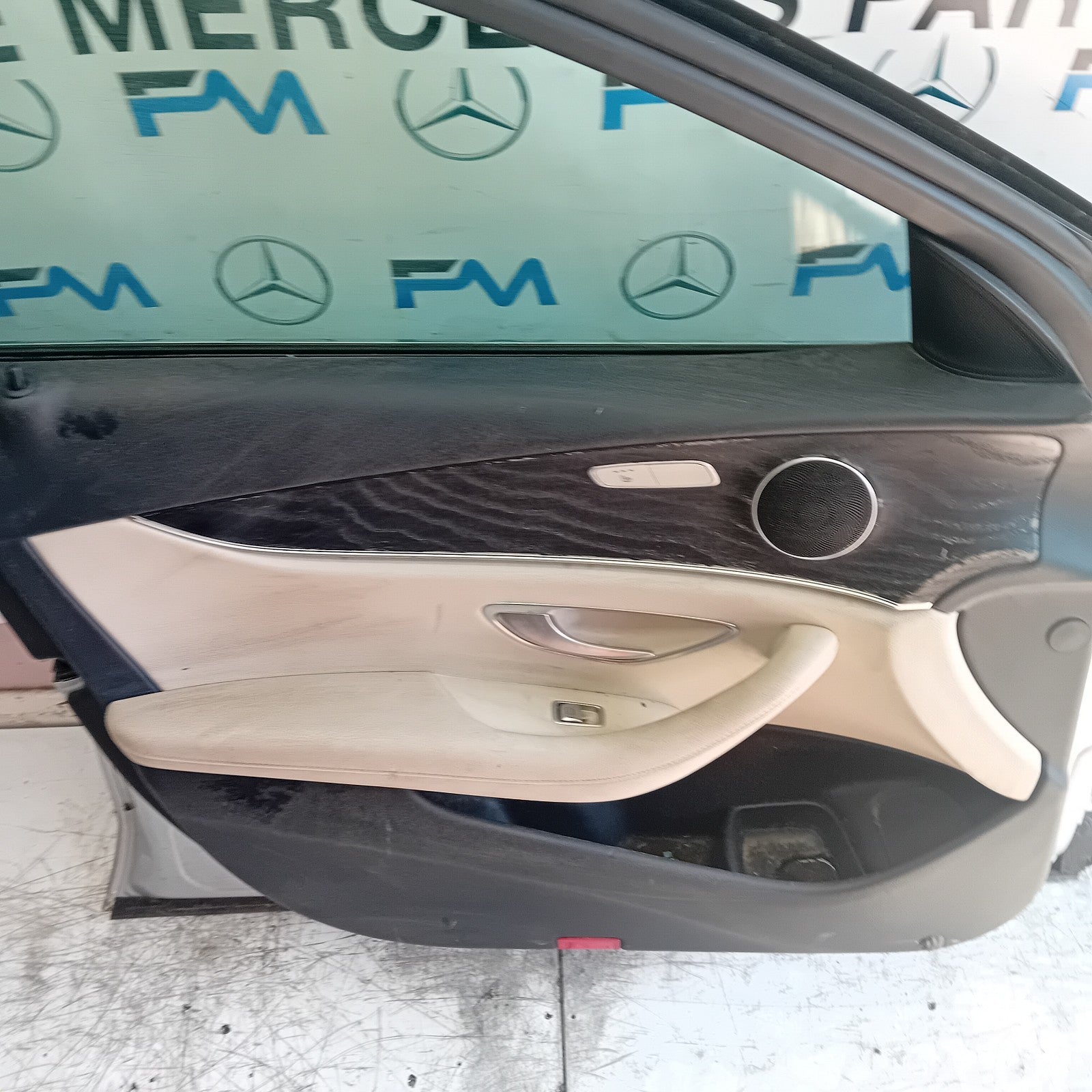 MERCEDES E-CLASS W213 PASSENGER FRONT DOOR NSF 2016 ON SILVER COMPLETE  FMD512