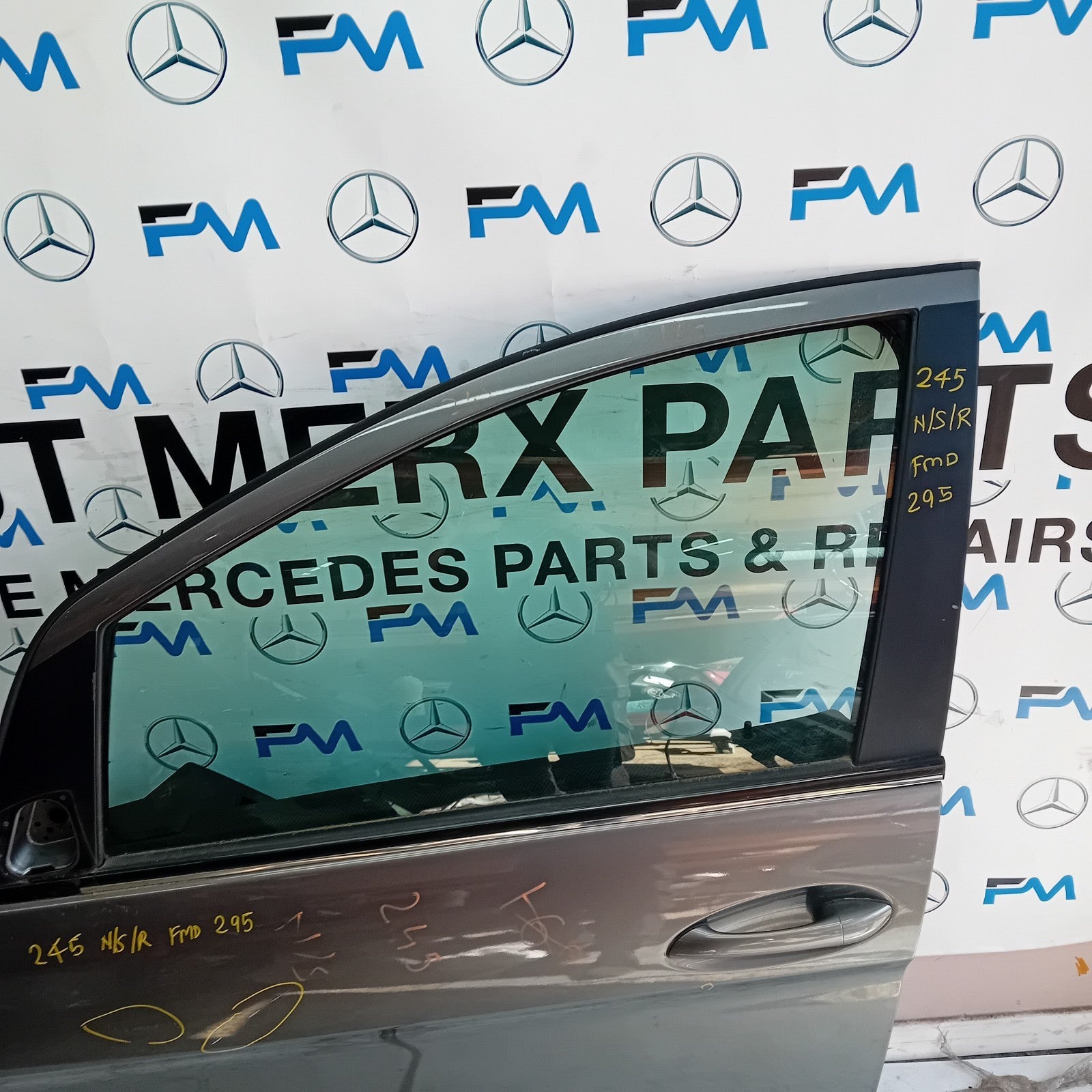 MERCEDES BENZ B-CLASS W245 PASSENGER REAR DOOR NSR GREY 2005-11 COMPLETE FMD295