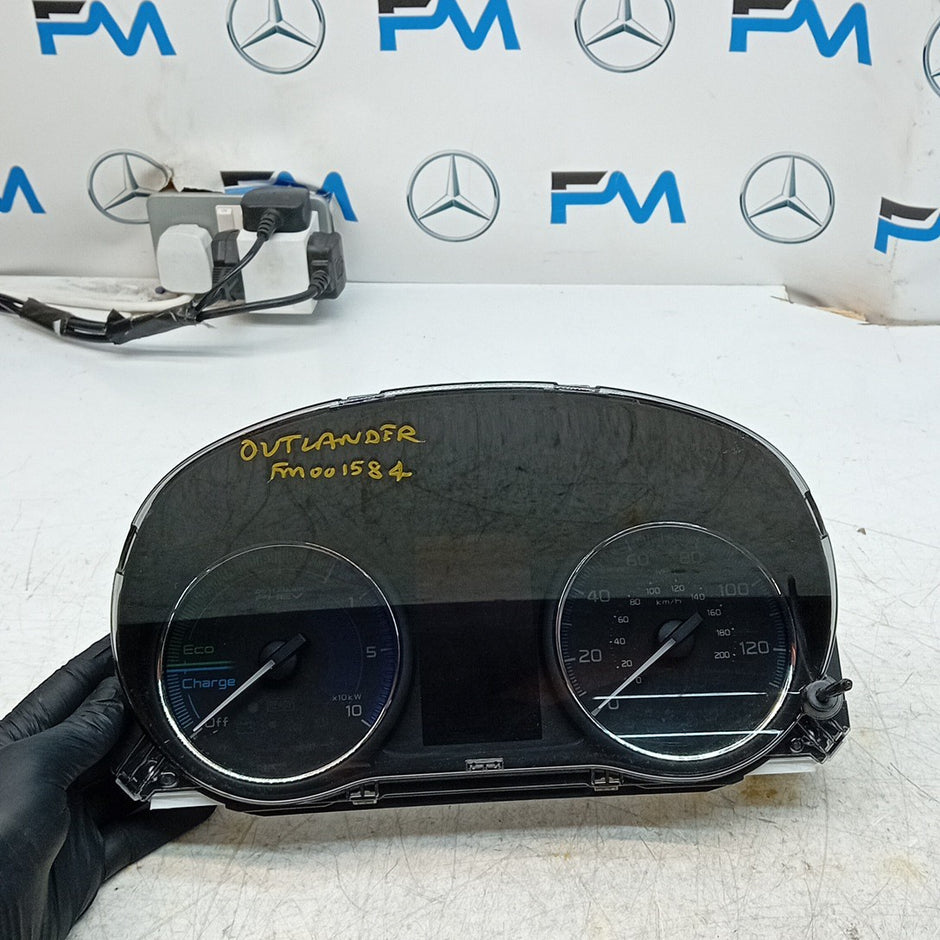 MITSUBISHI OUTLANDER SPEEDOMETER INSTRUMENT CLUSTER  8100C840 FM001584