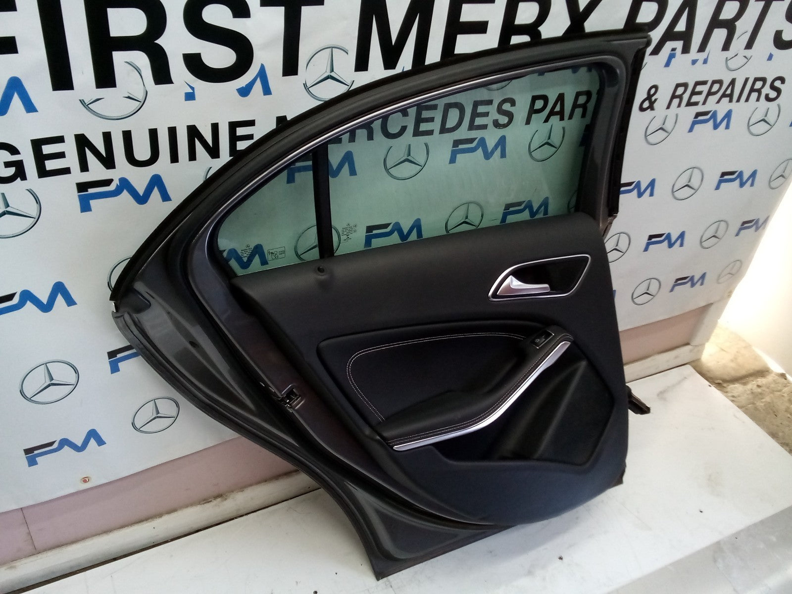 MERCEDES BENZ A CLASS W176 PASSENGER SIDE REAR DOOR ( NEAR SIDE REAR ) FMD19