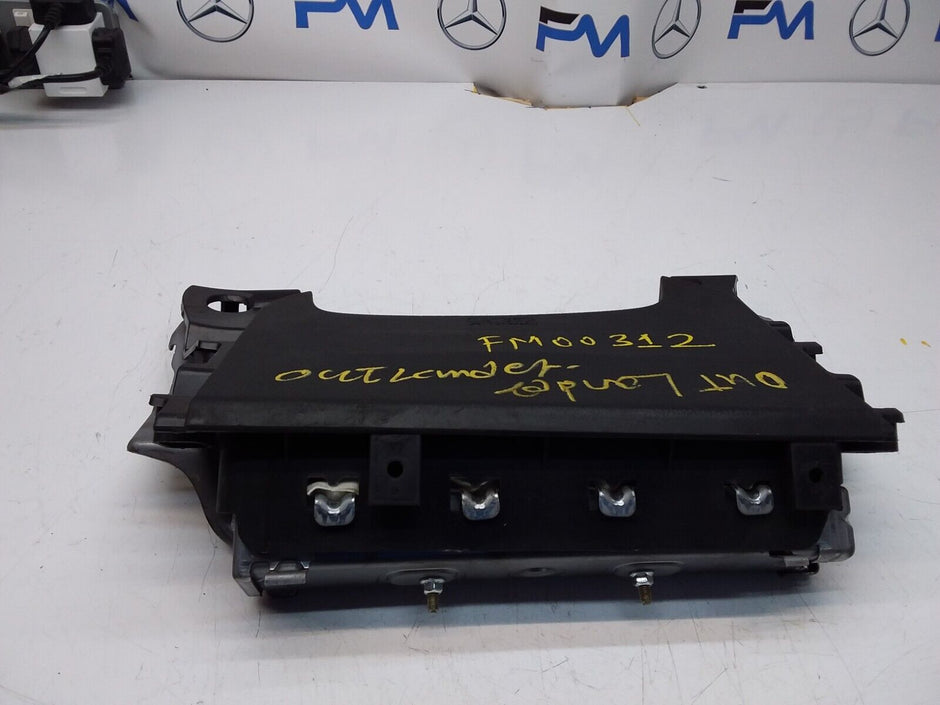MITSUBISHI OUTLANDER MK3 KNEE AIR SRS BAG RIGHT DRIVER SIDE 7030A-31753 FM00312