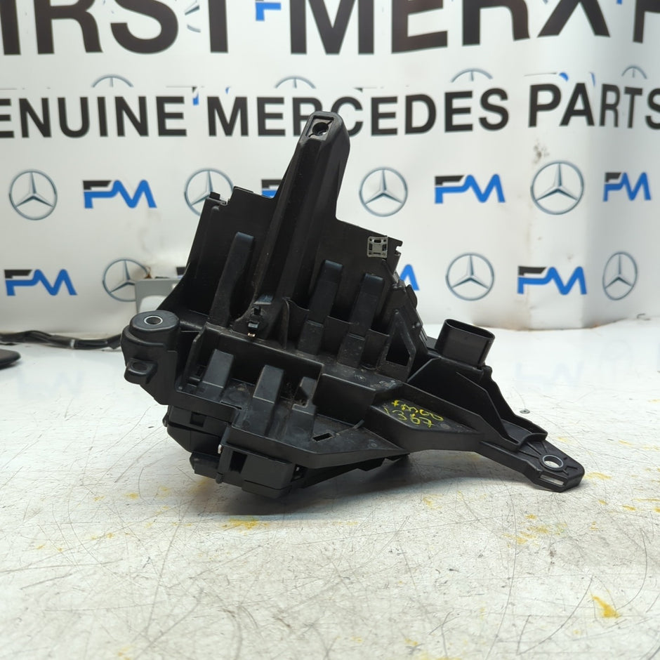 MERCEDES  E-CLASS W213 FUSE RELAY JUNCTION BOX A2135400750 2016 FM001367
