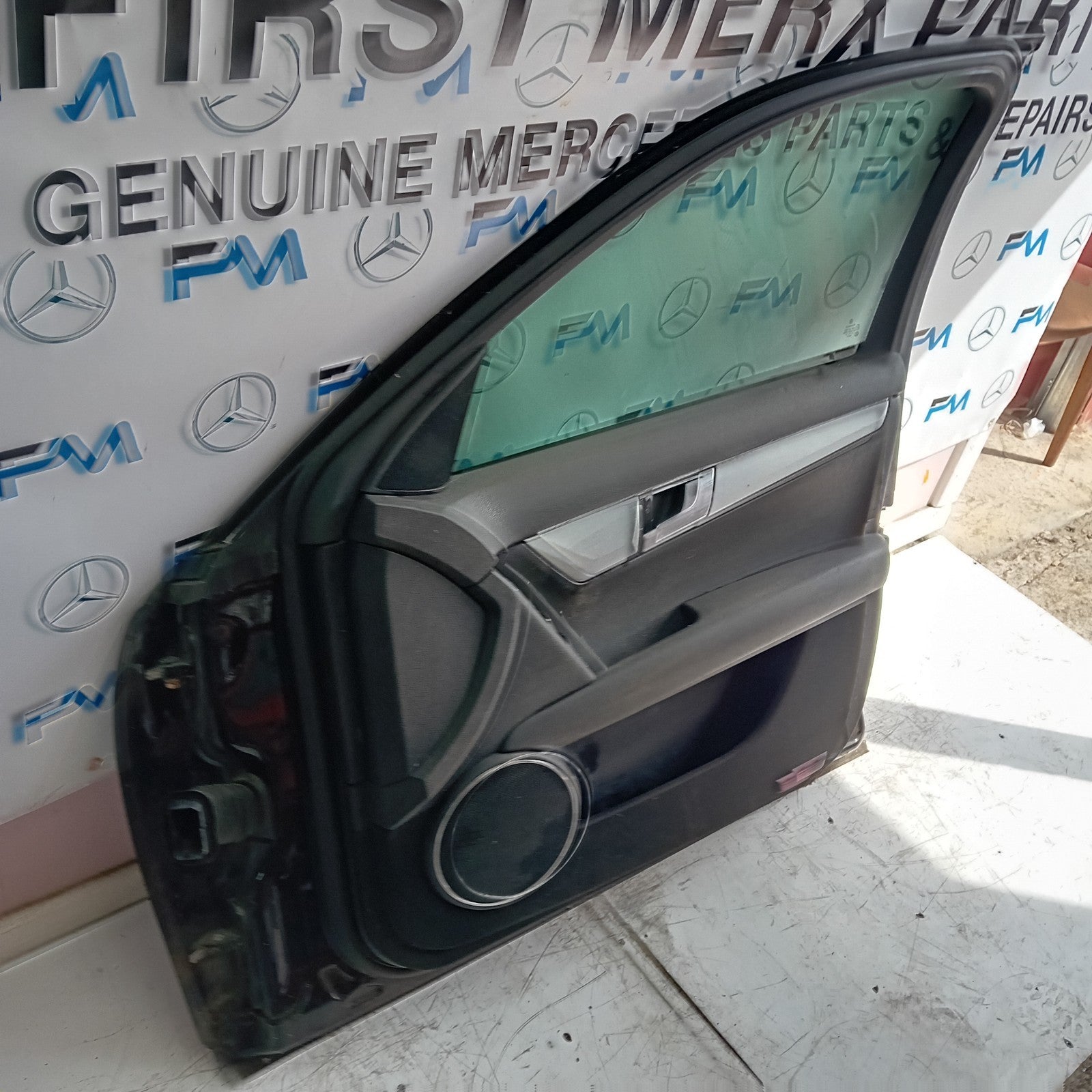 MERCEDES BENZ C-CLASS W204 DRIVER SIDE FRONT DOOR O/S/F BLACK FMD125