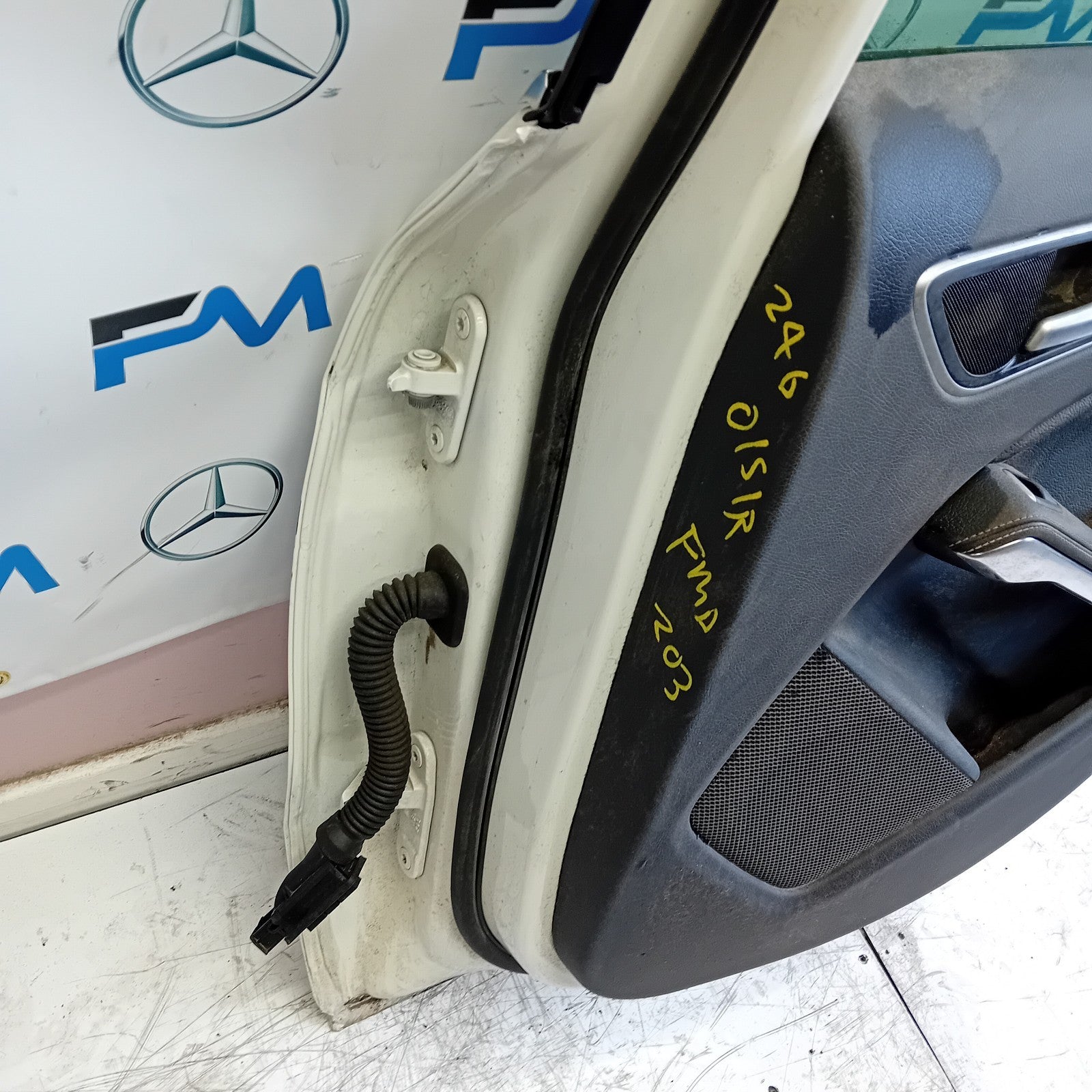MERCEDES BENZ B-CLASS W246 DRIVER REAR DOOR OSR WHITE 2012-19  COMPLETE FMD203