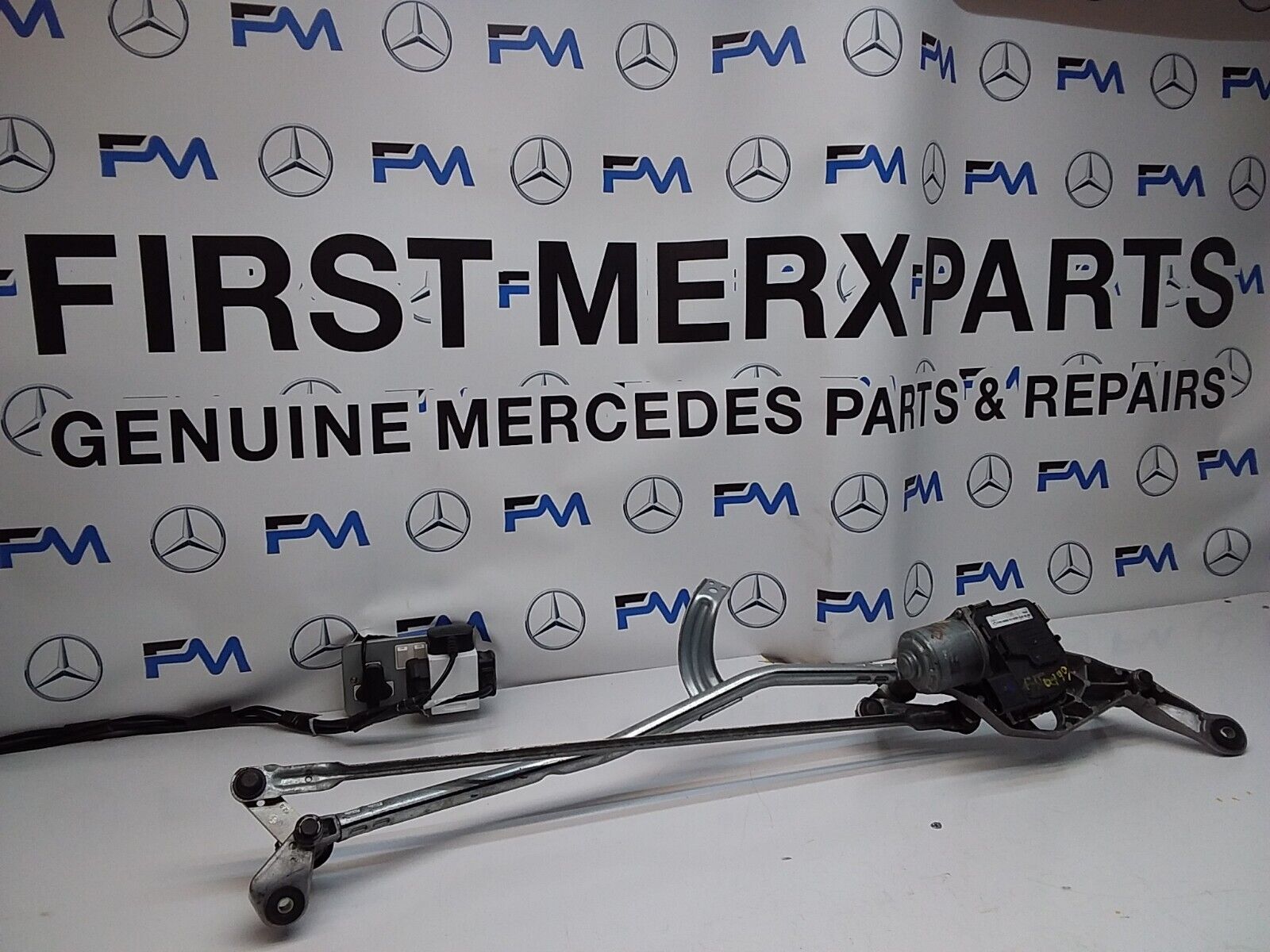 MERCEDES E-CLASS 2018 W213 A2138207402 FRONT WIPER MOTOR  FM00190