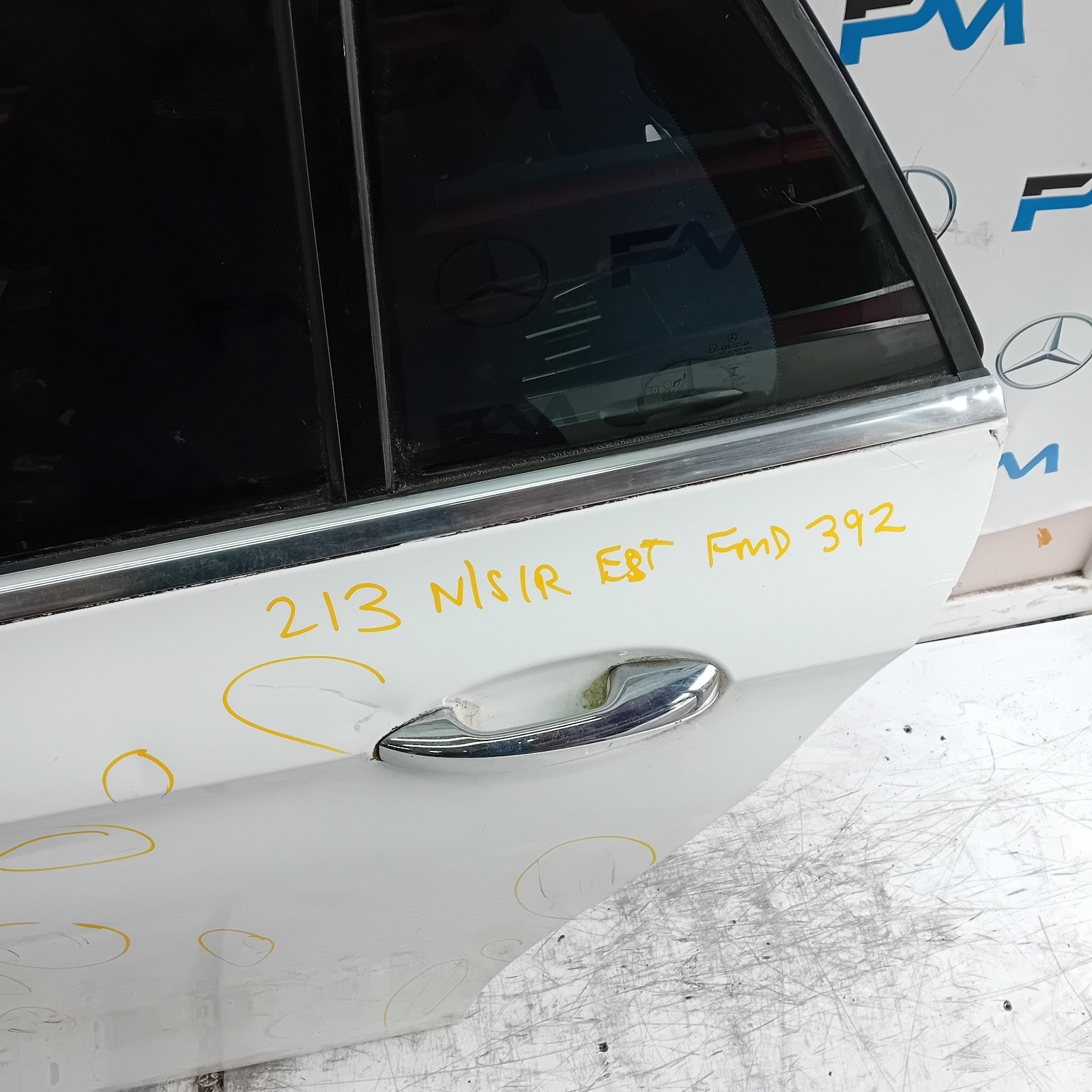 MEECEDS E-CLASS S213 EST PASSENGER REAR DOOR NSR WHITE 2016 ON COMPLETE FMD392