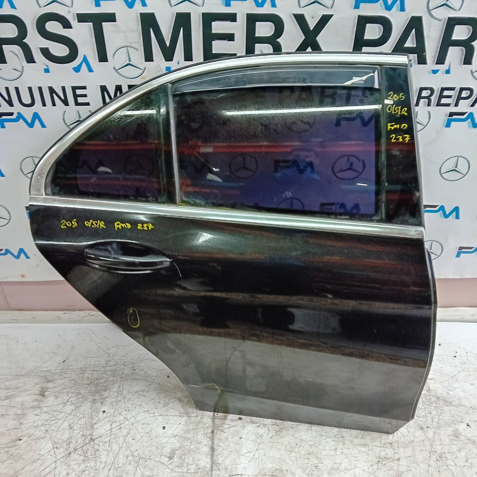 MERCEDES C-CLASS W205 SALOON DRIVER REAR DOOR OSR BLACK 2014 ON COMPLETE FMD237