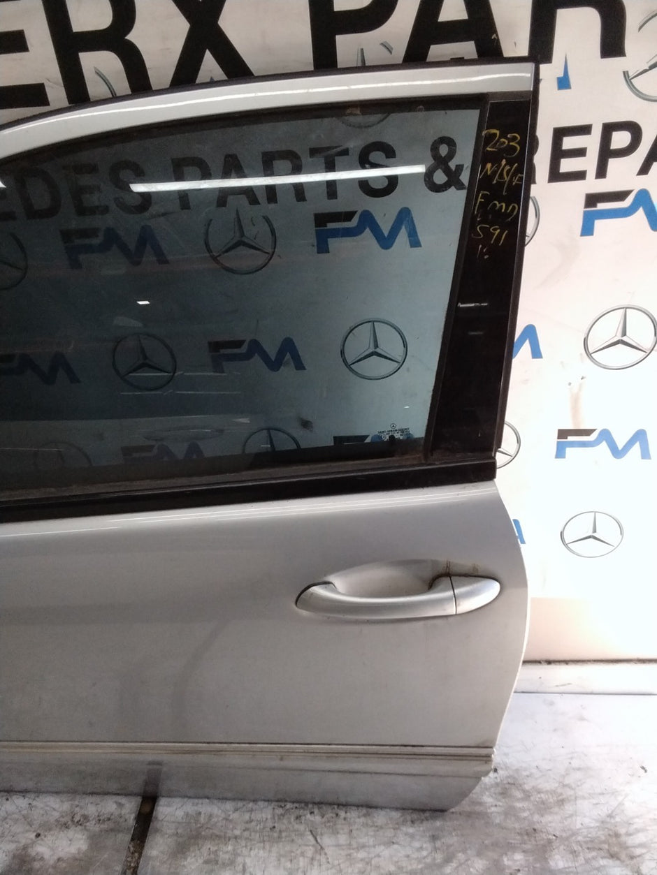 MERCEDES C-CLS W203 SLN PASSENGER FRONT DOOR NSF SILVER 2001-04  FMD591