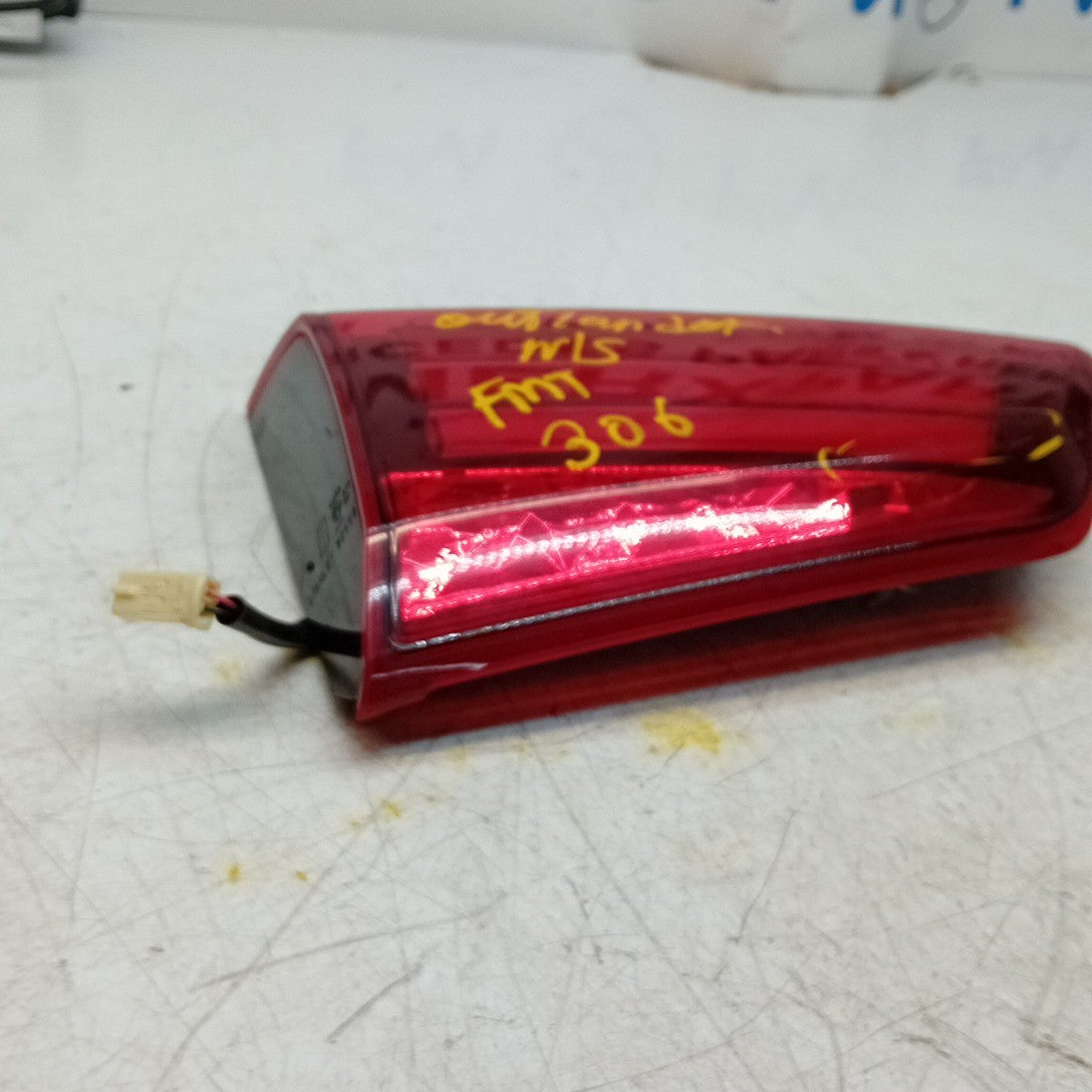 MITSUBISHI OUTLANDER MK3 PASSENGER SIDE LEFT REAR INNER TAIL LIGHT 2013 FMT306