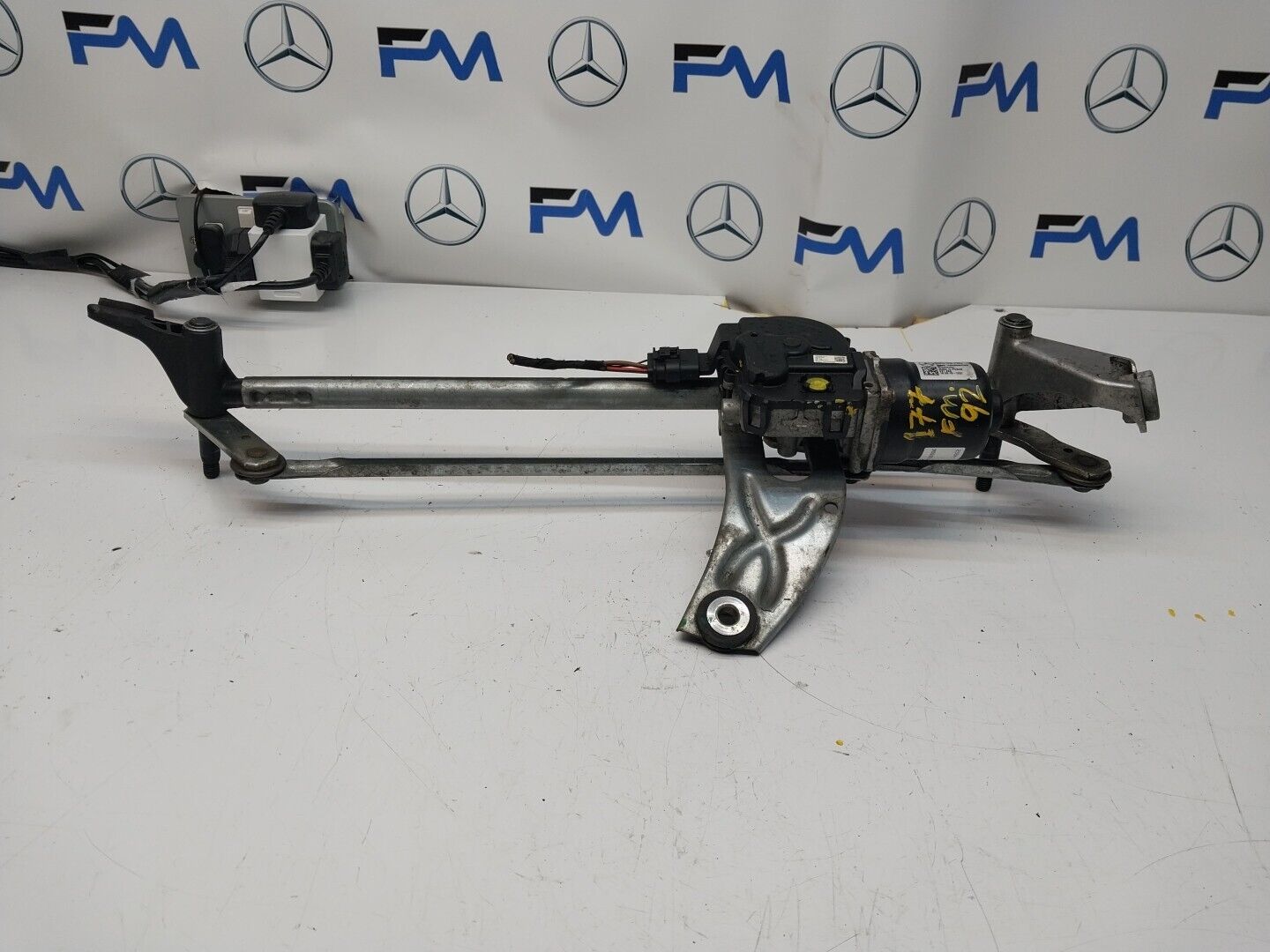 MERCEDES-BENZ A CLASS W177  FRONT WIPER MOTOR WITH LINKAGE A1779064801 FM00234