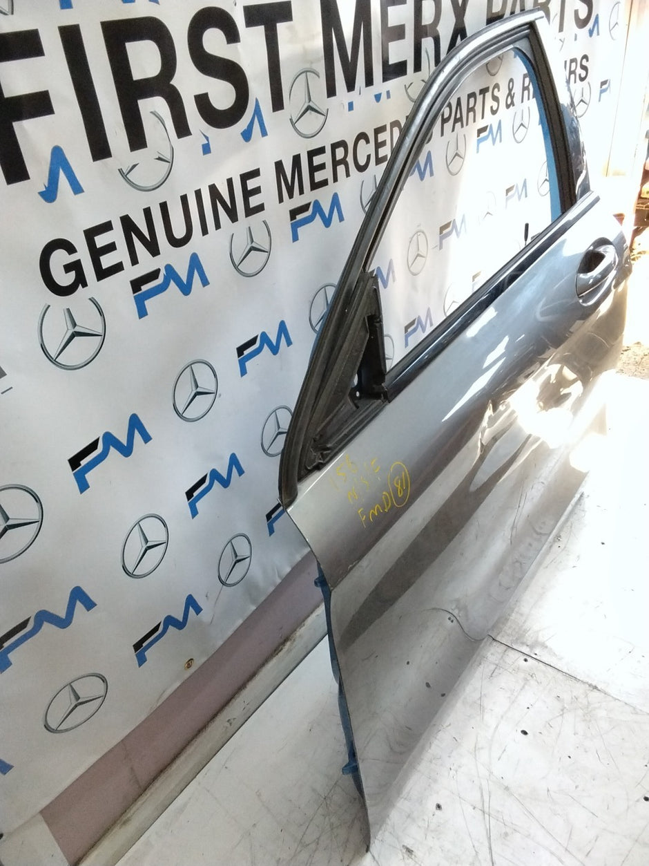 MERCEDES BENZ GLA W156 PASSENGER SIDE FRONT DOOR N/S/F GREY & BLUE FMD81