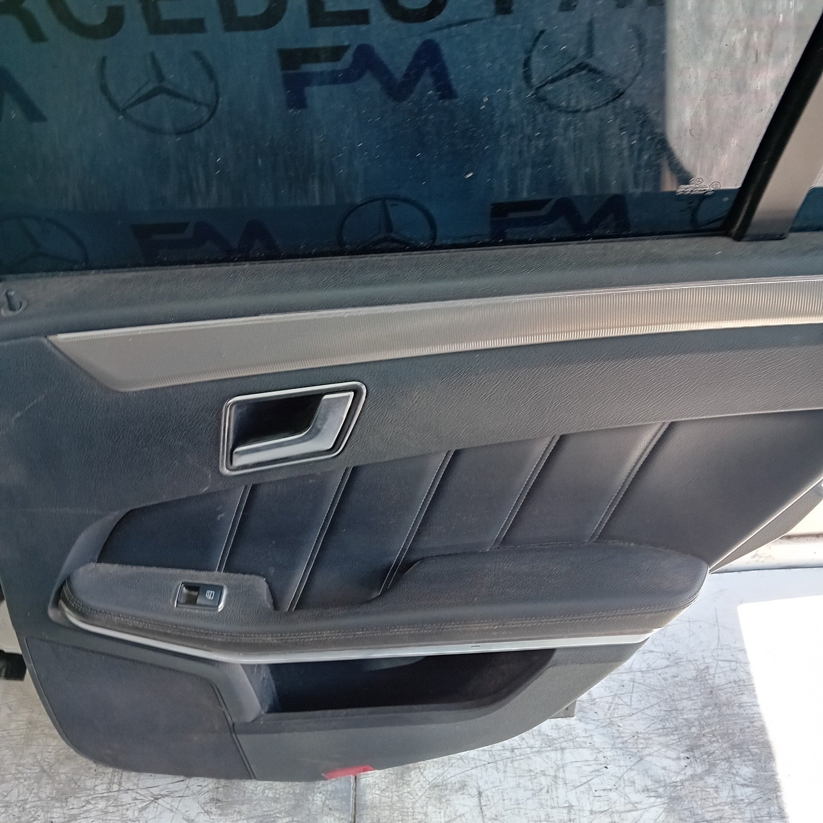 MERCEDES BENZ  E-CLASS W212 DRIVER REAR DOOR OSR  2014 GREY COMPLETE FMD486