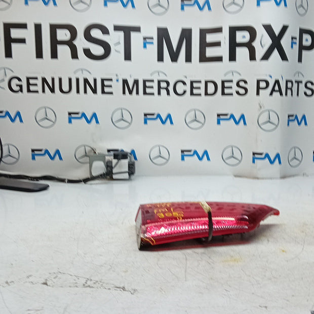 MITSUBISHI OUTLANDER MK3 PASSENGER SIDE LEFT REAR INNER TAIL LIGHT 2013 FMT305