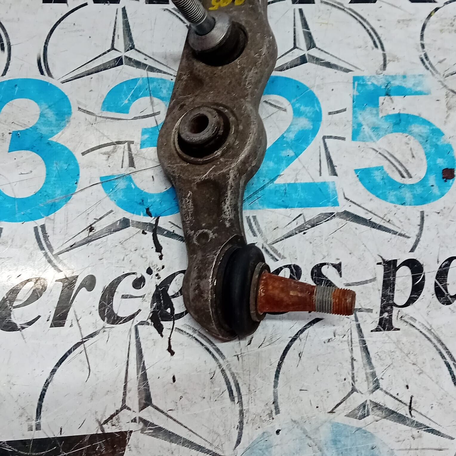 MERCEDES BENZ C-CLASS W205  DRIVER SIDE FRONT LOWER CONTROL ARM 205 08 RE